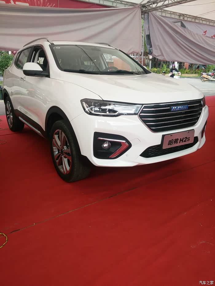 一个90后老年人和表面兄弟的看车贴哈弗m6一