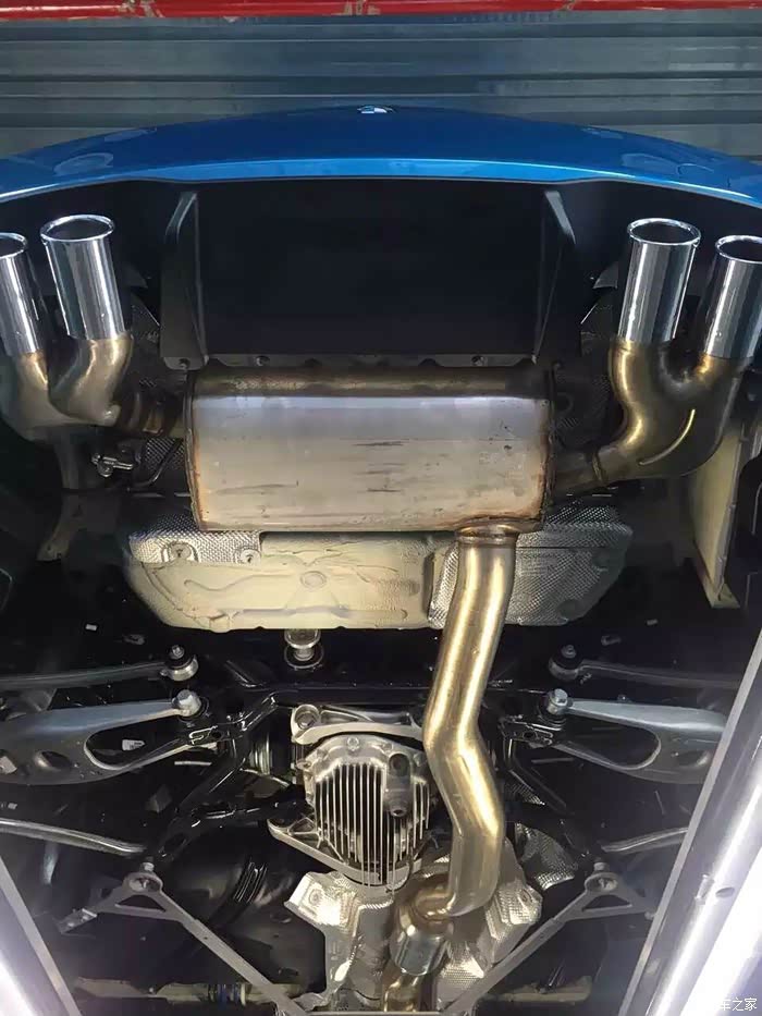 【图】干货,大家来欣赏一下m2的底盘照_宝马1系论坛_汽车之家论坛