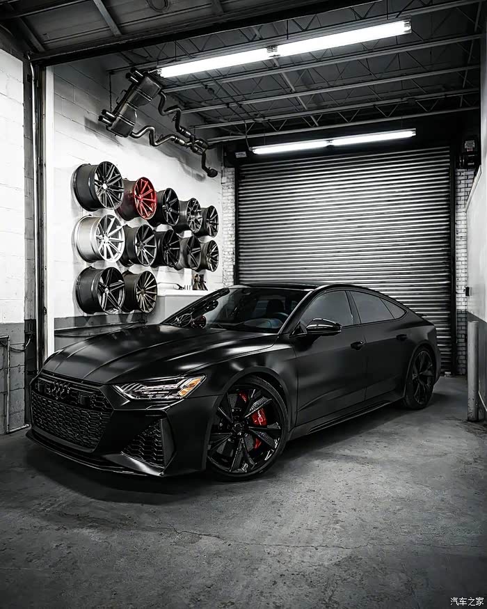 黑酷奥迪audirs7诱惑力