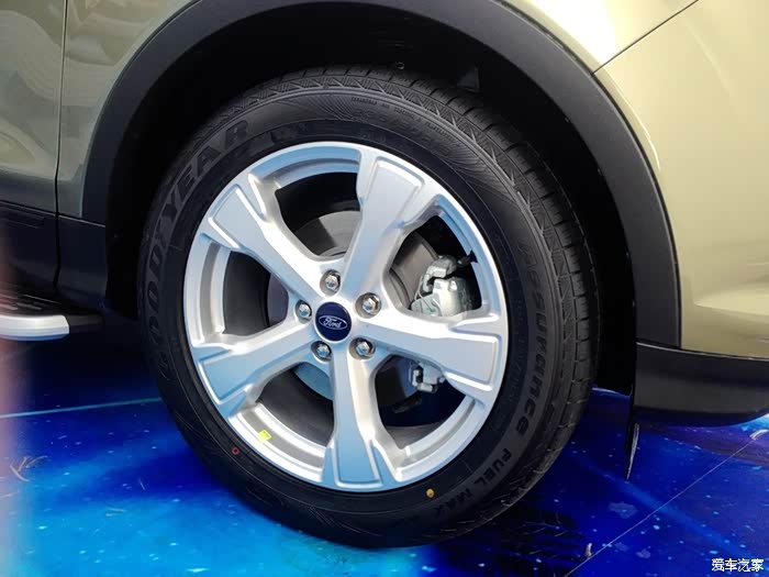 轮胎方面新翼虎采用尺寸为235/50 r18固特异assurance fuel max aw