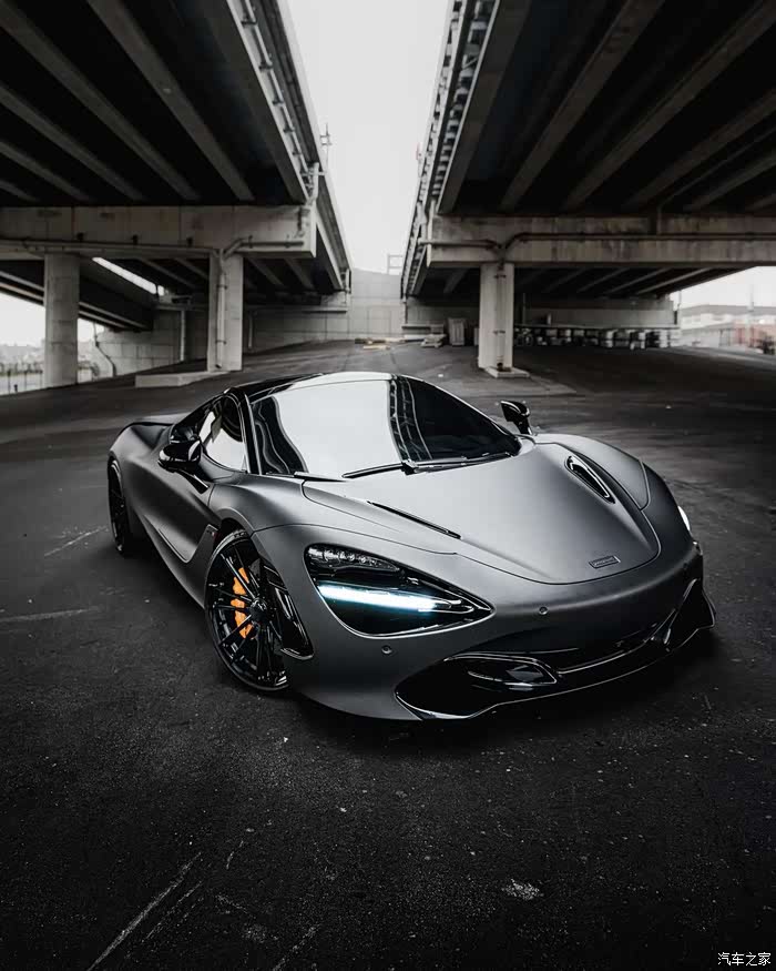 哑光深黑色贴膜迈凯伦720sspider