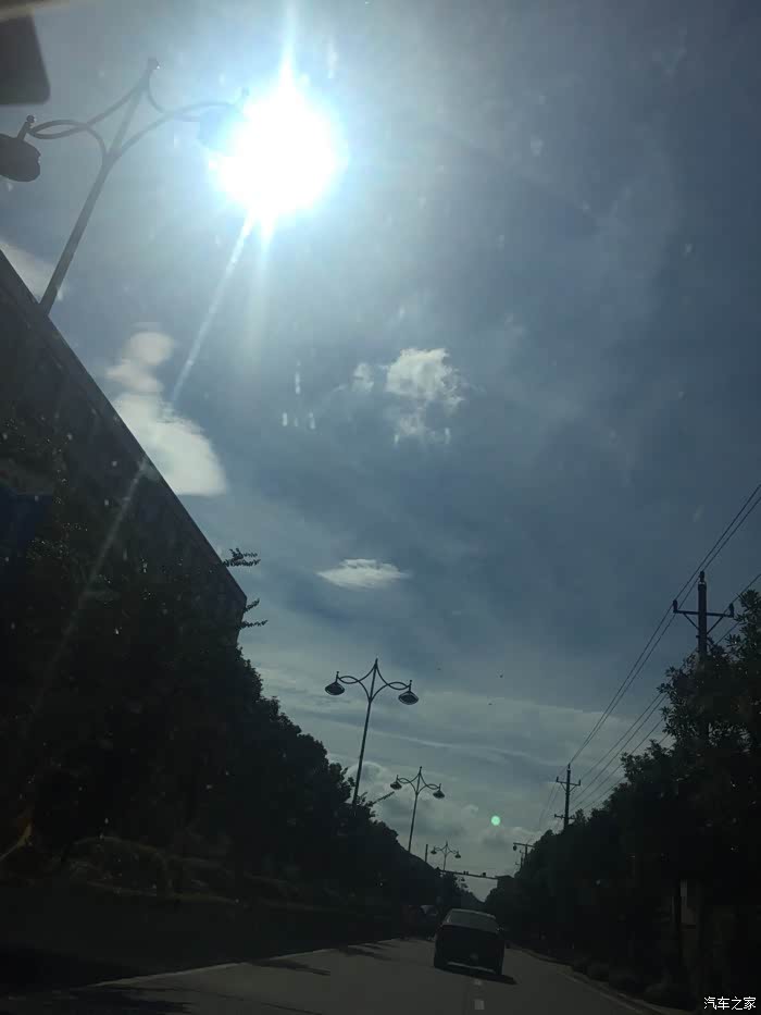 朋友圈都发着家里大暴雨,想回家看雨,这么烈的太阳,只想在空调房里呆