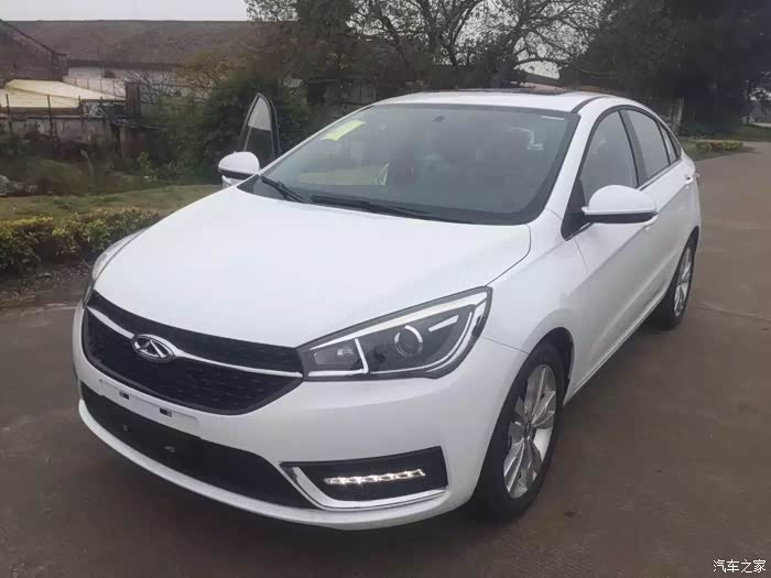 佛山实拍白色艾瑞泽5