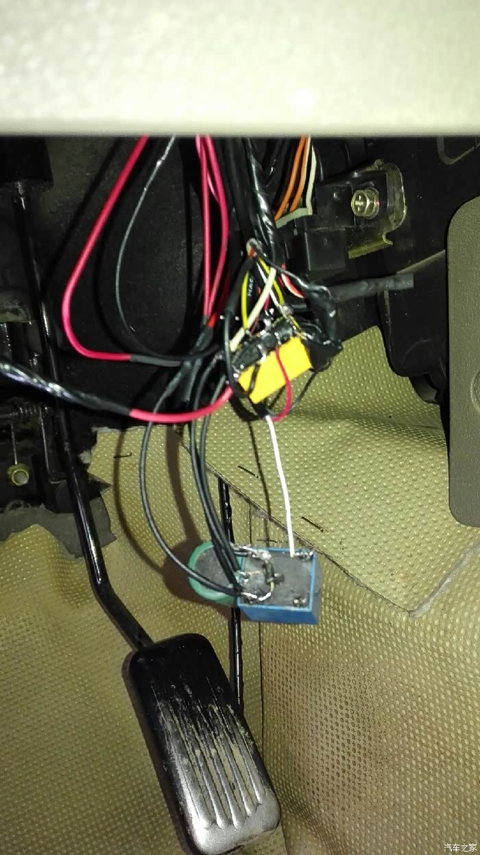 为确保继电器正常延时.