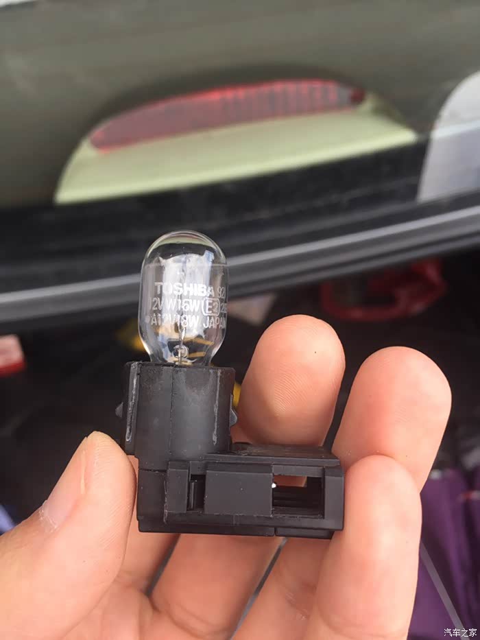 【图】2011老狼更换高位刹车灯泡_朗逸论坛_汽车之家论坛