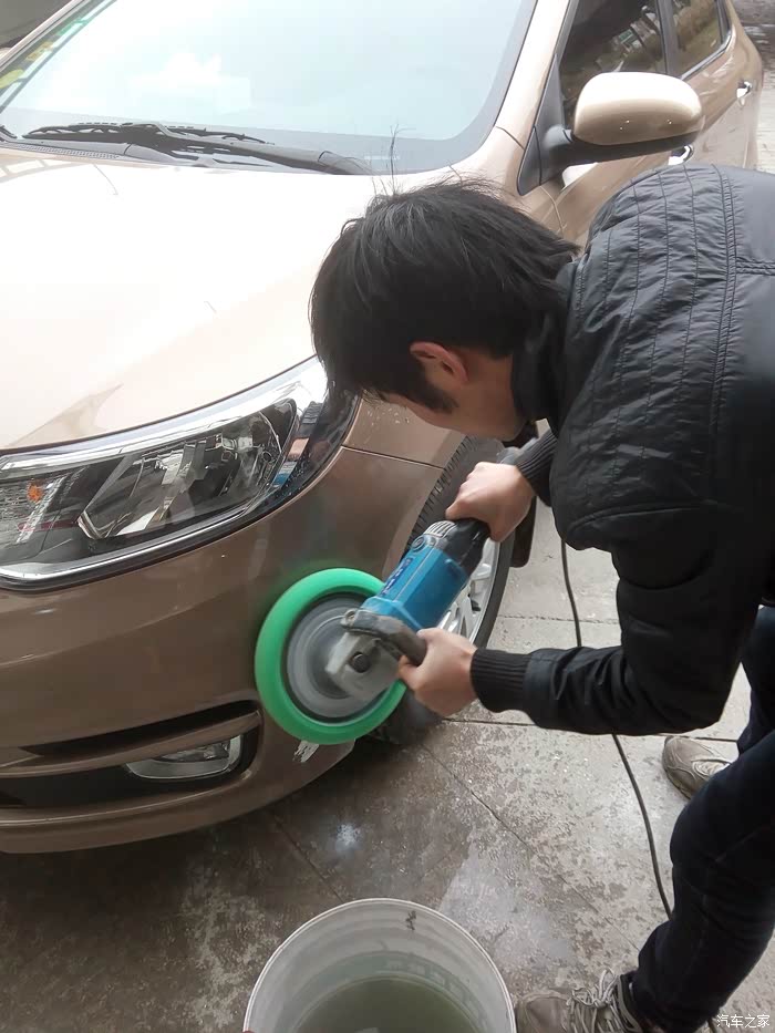 快修店说后尾是人工喷漆修好保险扛刚开回家