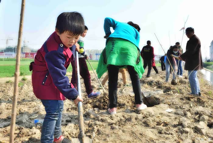 一次有意义的亲子植树活动