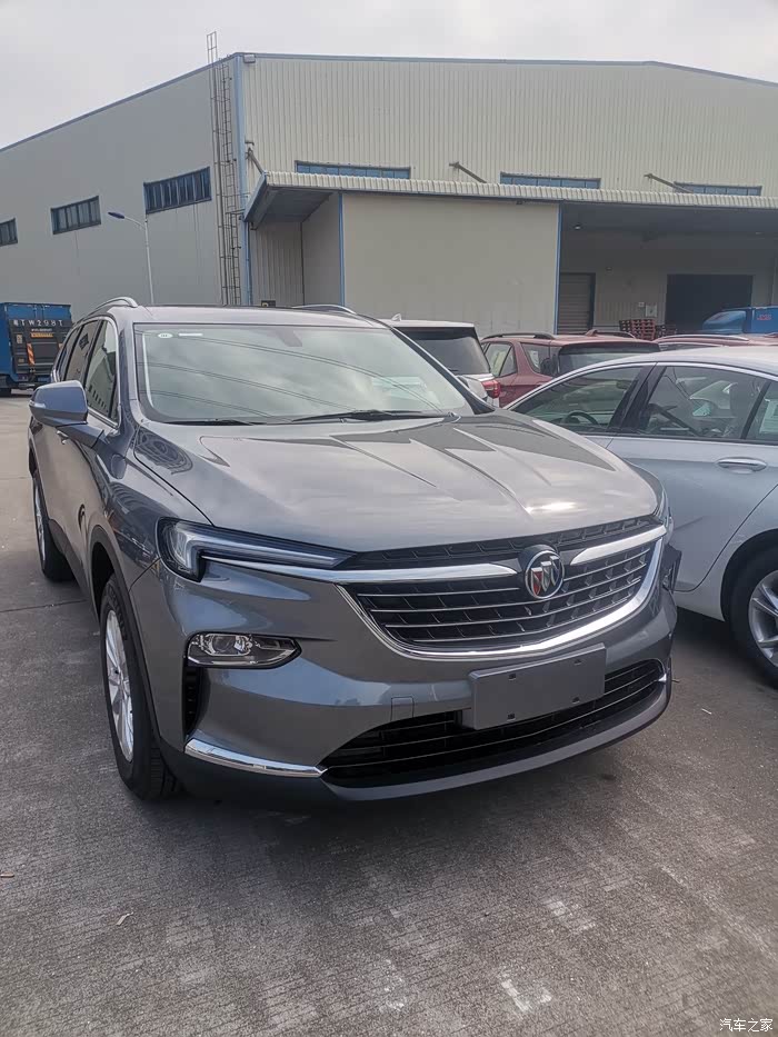 战旗版提车了陨铁灰越看越喜欢