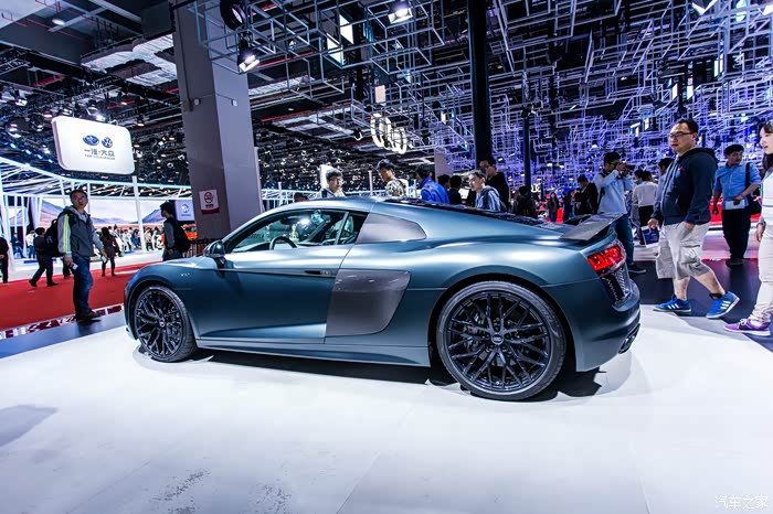 走马观花逛车展奥迪r8
