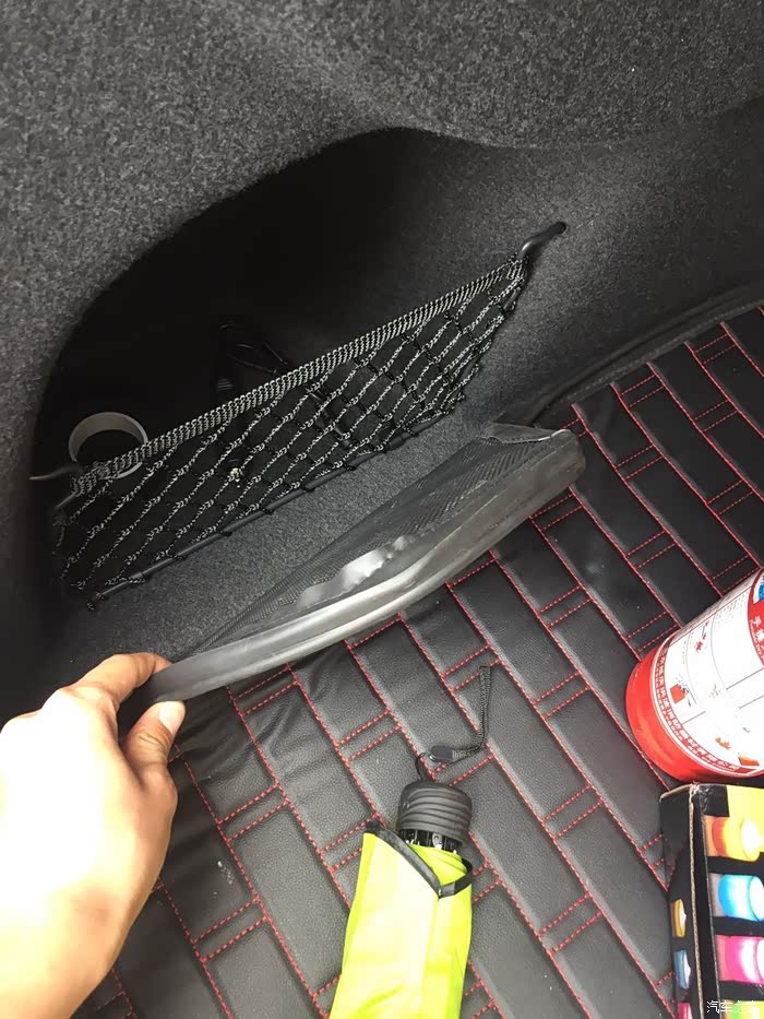 奥迪a3三厢后备箱问题