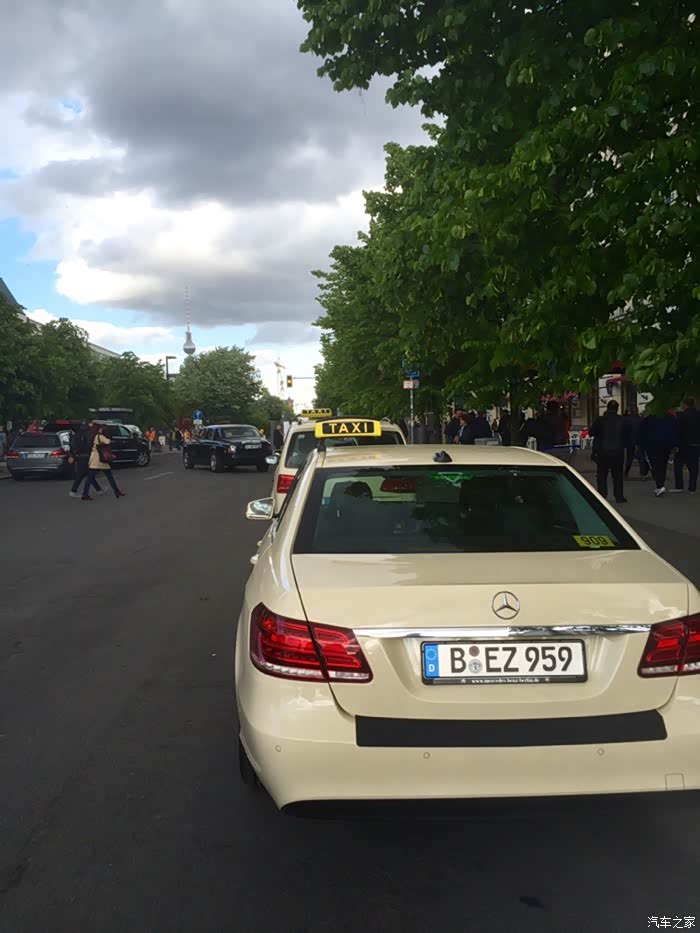 出租车绝大多数都是benz e class