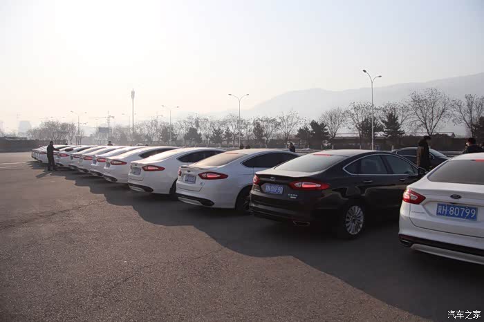 承蒙会2016我们一起走过高清大片美女镇楼求精