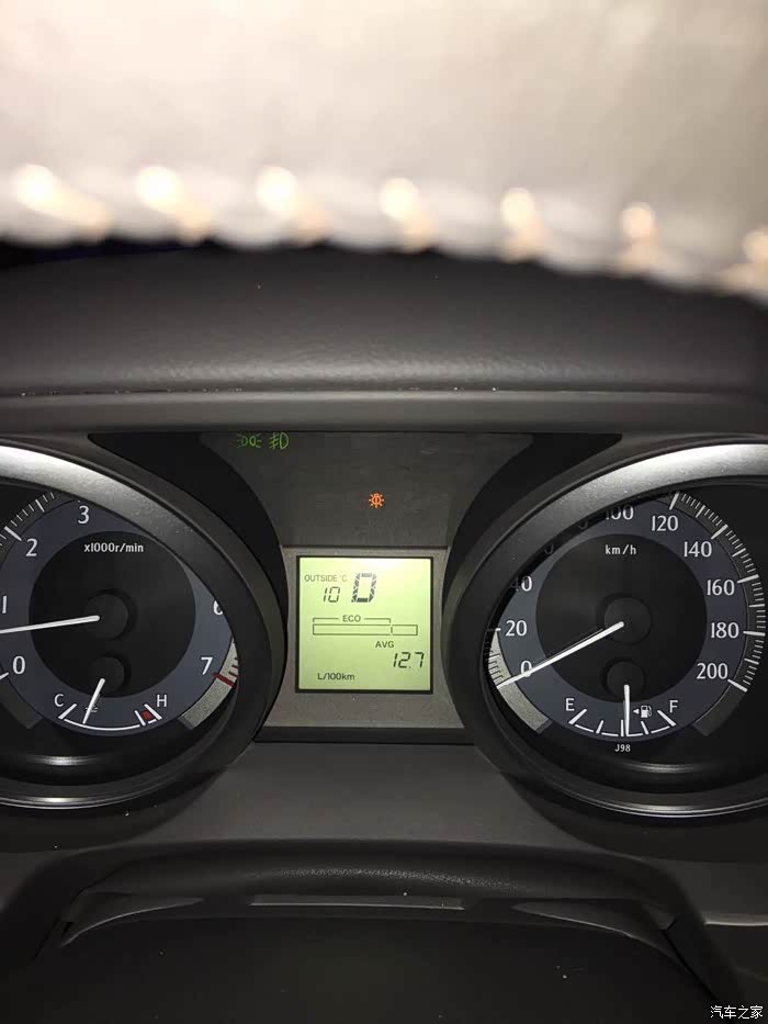 中方版霸道求高手指点仪表盘中间黄灯亮了