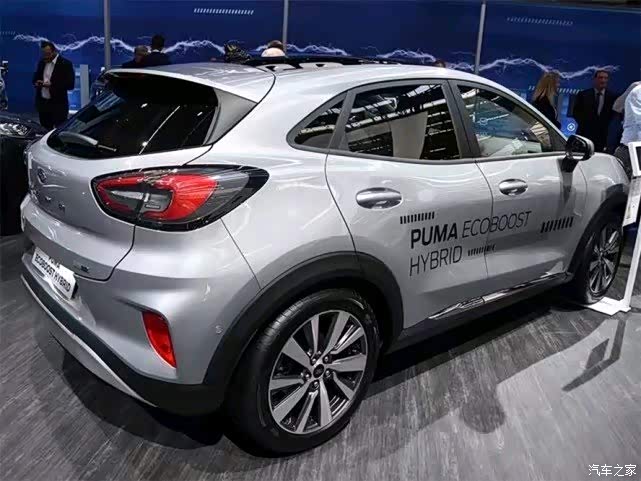 棱角分明的车身线条,将小钢炮车型的硬朗个性完美诠释