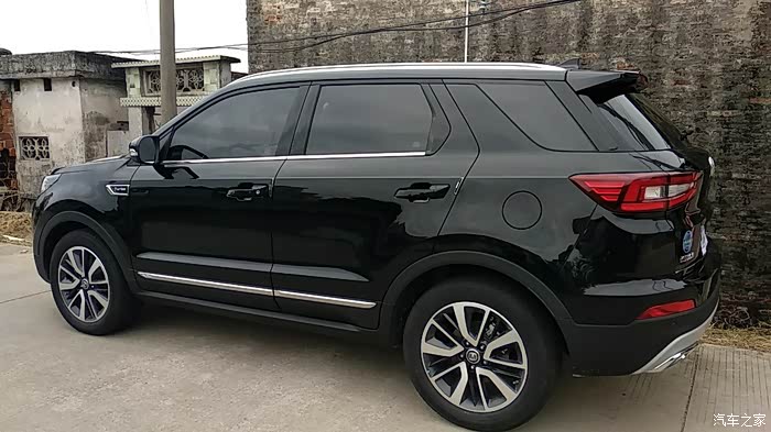 长安cs55车身颜色有没有黑色的我比较倾向黑色