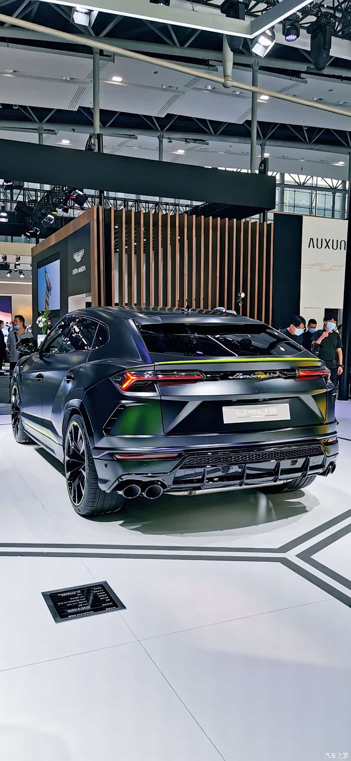 广州车展最帅车型兰博基尼urus,疯狂的外观特别吸睛.