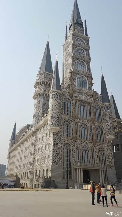 【石家庄cs35车友会】周末车友们享受艺术,参观霍格沃兹魔法城堡