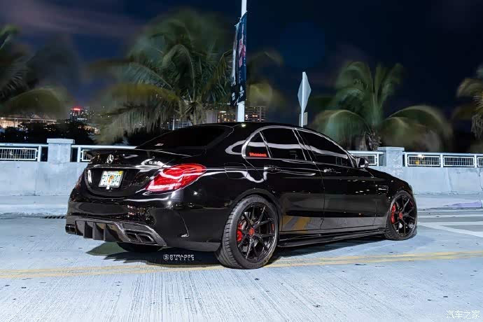 梅赛德斯-amg c63 s改装案例,太帅了.