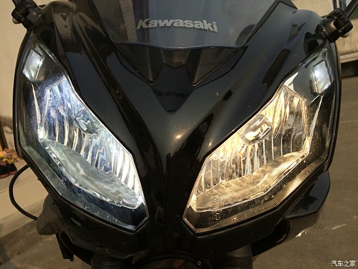 摩托车500米超亮大灯图片