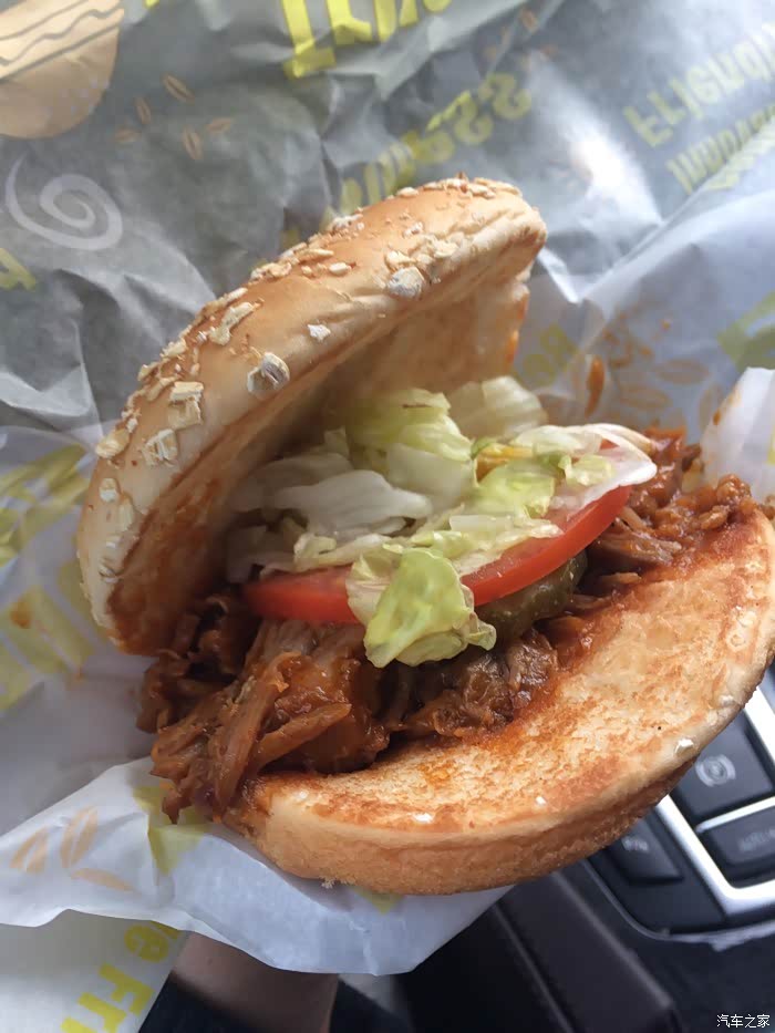 肯德基的手撕猪肉堡缩水了
