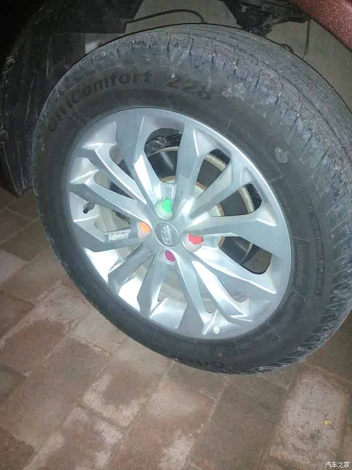 用不用马上做一次打蜡?我的云母红.漆面有很多小划痕.