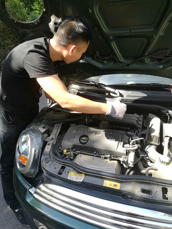 11款minione换电瓶了