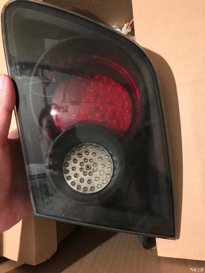 闲置多明戈尾灯