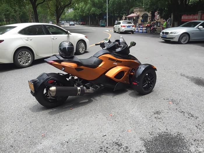 我的保时捷911 amg 与机车