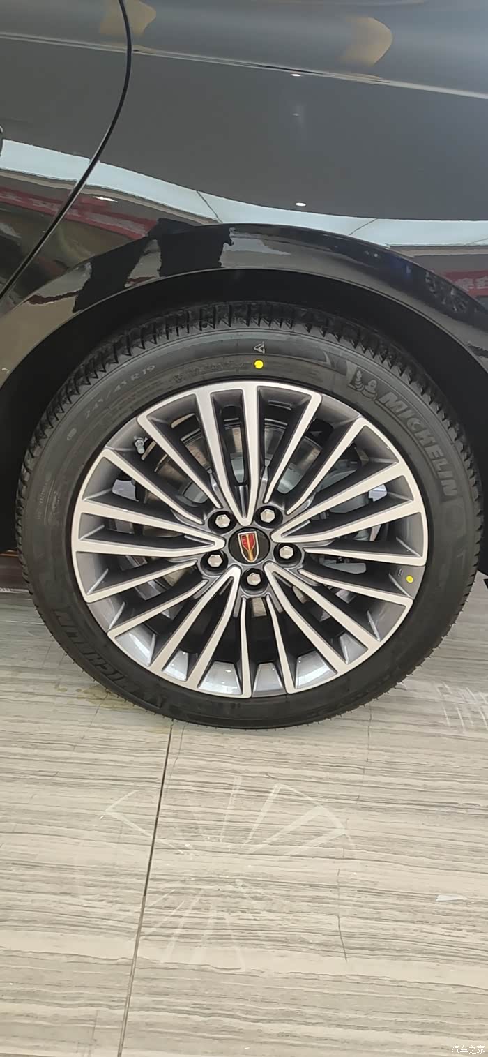 豪华大气的红旗h9