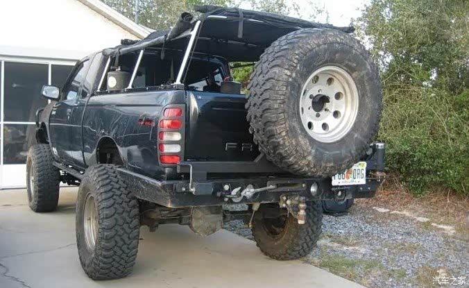 国外玩家改装的d22皮卡