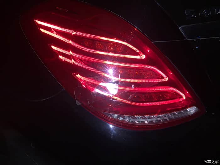 14款s400的尾灯被砸了一个洞想换某宝上的行吗