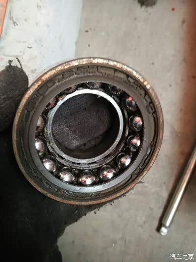更换前轮轴承