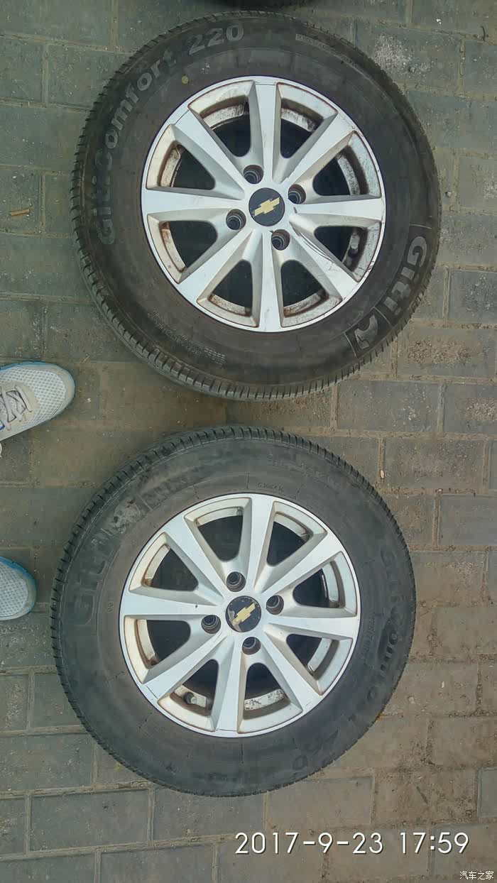 2013款新赛欧的13寸铝合金轮毂加原车轮胎