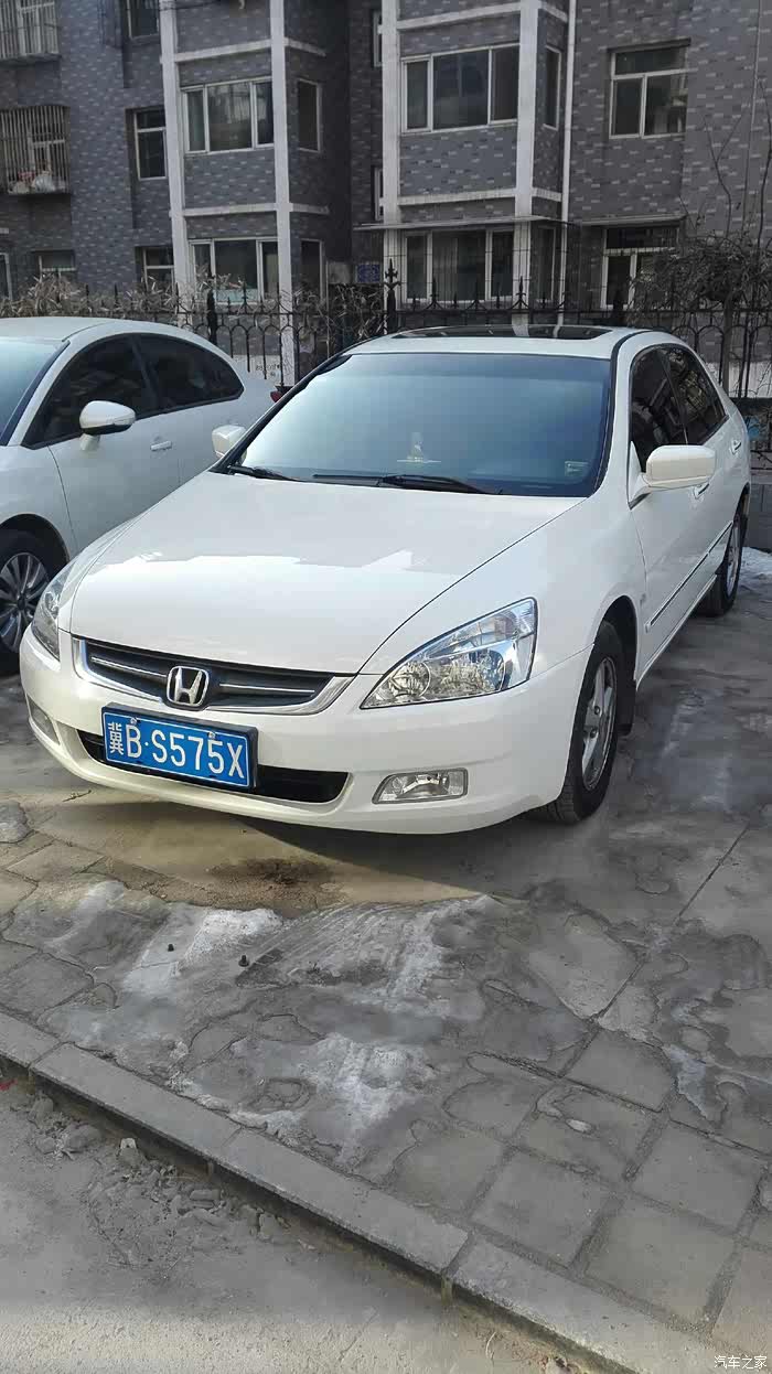 4白色7代雅阁,修理完活!