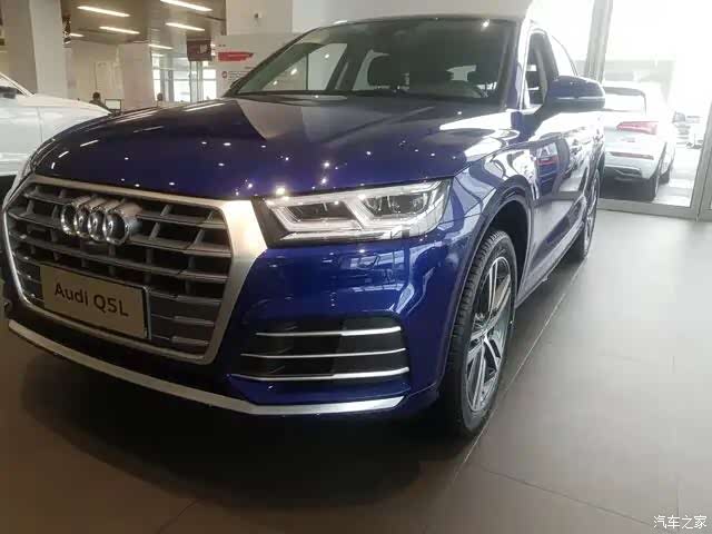 实拍2020款奥迪q5l探索蓝色车身很耐看配雨量感应式雨刷