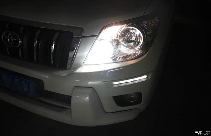 丰田普拉多改灯 海拉5透镜完美近远光让你的爱车夜间行车零负担!