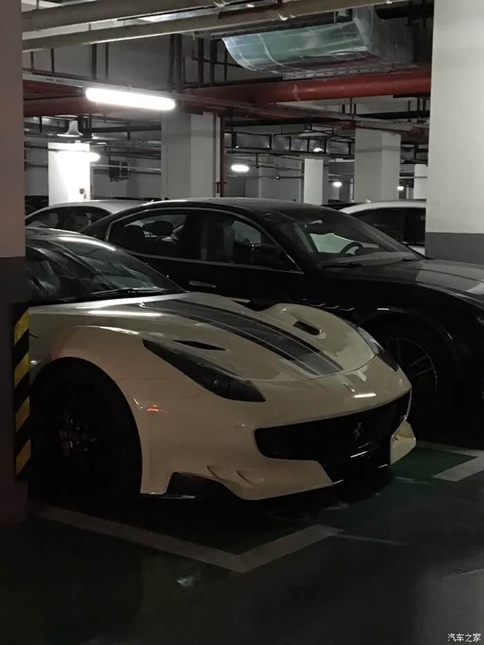 法拉利3s地下车库f12tdf美照