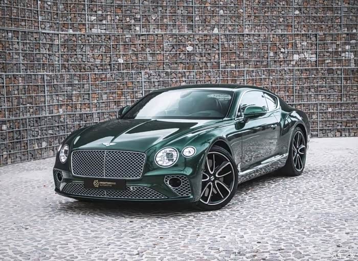 欣赏各种各样的豪华的车型!你喜欢哪个?