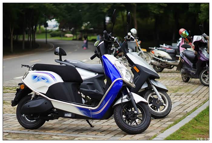 绿色出行入手净原v2电动车