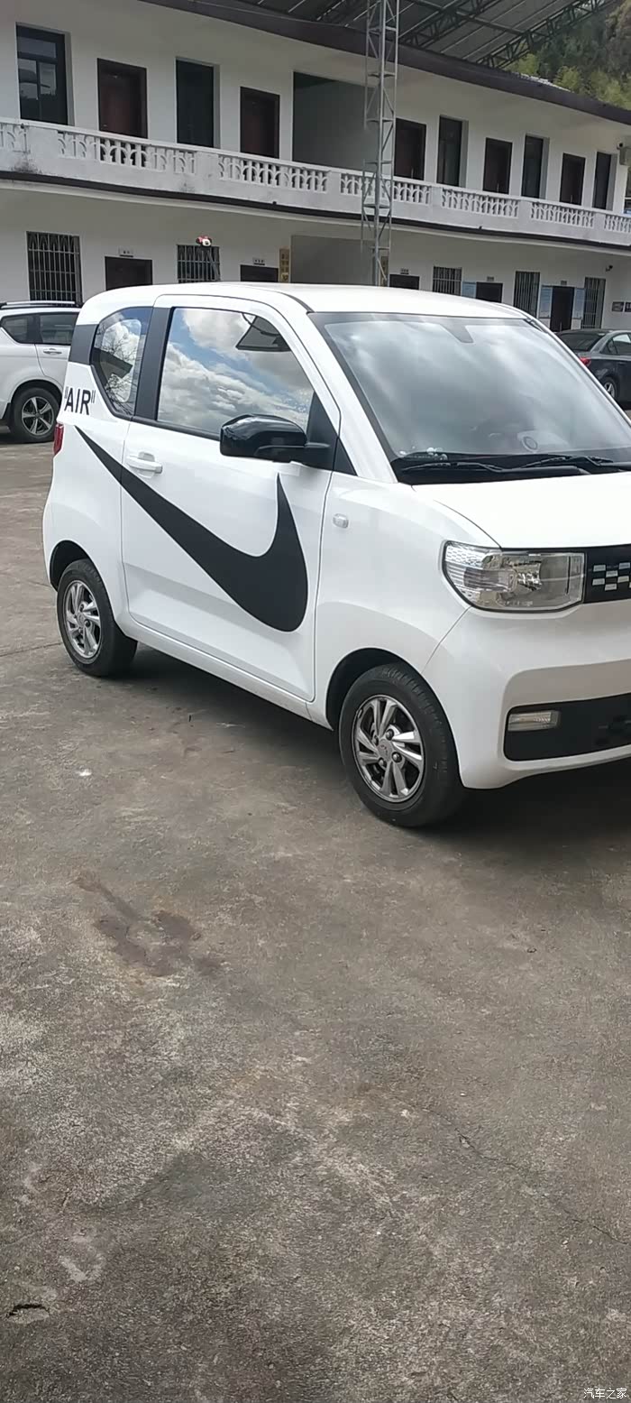 动感小神车五菱宏光mini9999的回头率