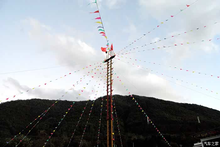 特色表演:刀山火海