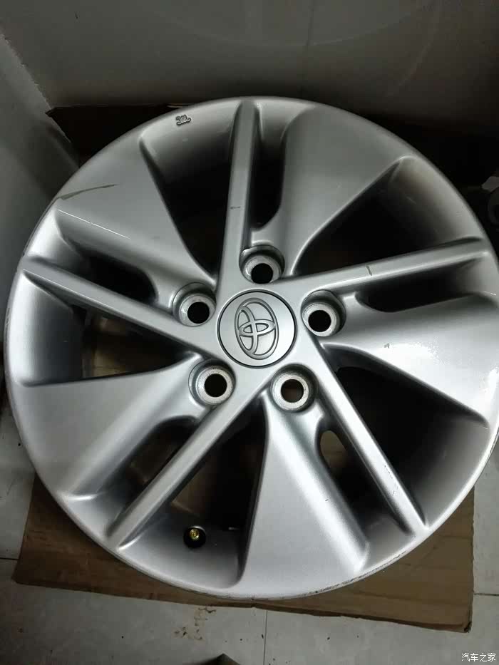 卡罗拉15寸轮毂出售