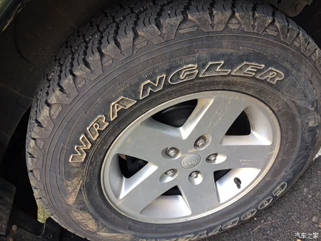 转让牧马人原车轮毂轮胎