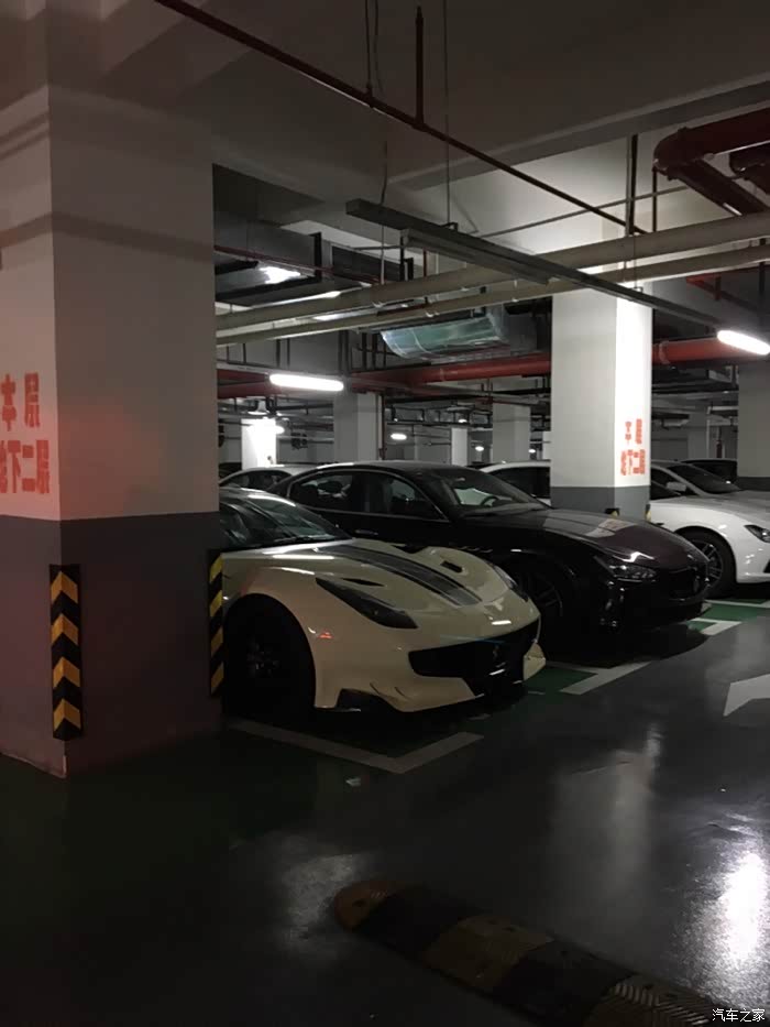 法拉利3s地下车库f12tdf美照