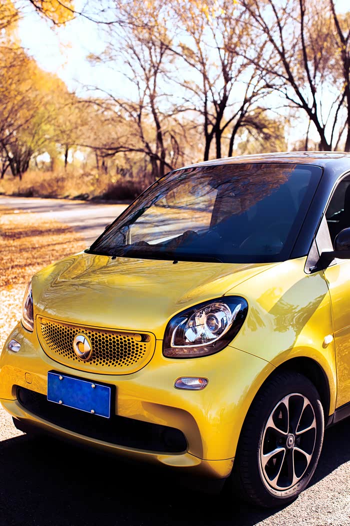 唐山兄弟新提车,携手媳妇共同出镜只为琥珀黄的家庭新成员