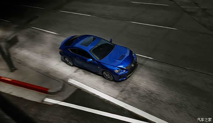 漂移甩尾随便来包裹性真的有点好小心坐上lexusrcf下不了车