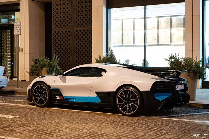 白色的布加拉迪bugattidivo豪华的外观太迷人了