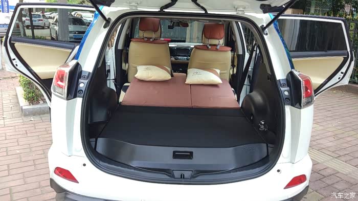 rav4荣放风尚白改造床车解决不平的问题车上可以睡觉了