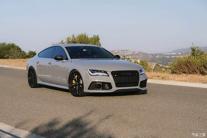 audirs7水泥灰有点喜欢上这个颜色了