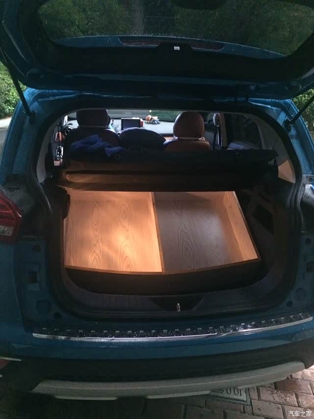 劲骚蓝尾箱完美改pao床,不需要文字表述,版主直接射精.看图